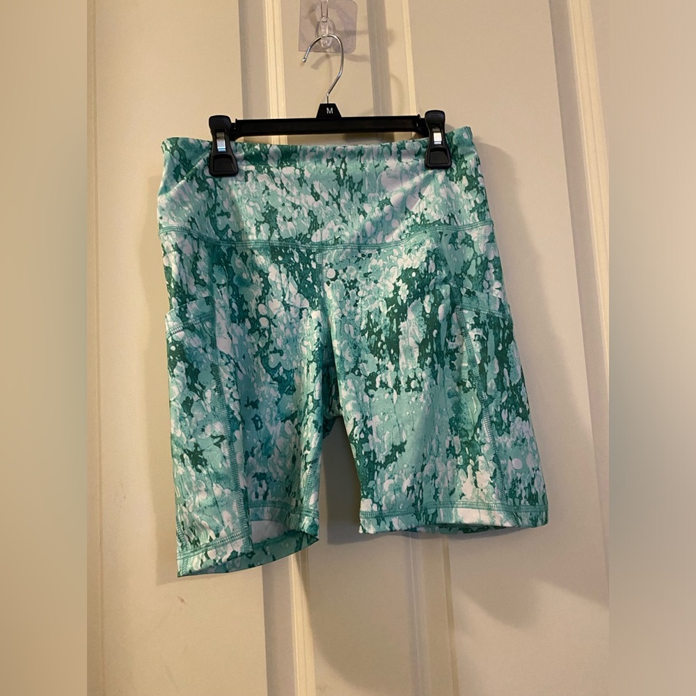 Z by Zella Women's Green Patterned biker Shorts size small